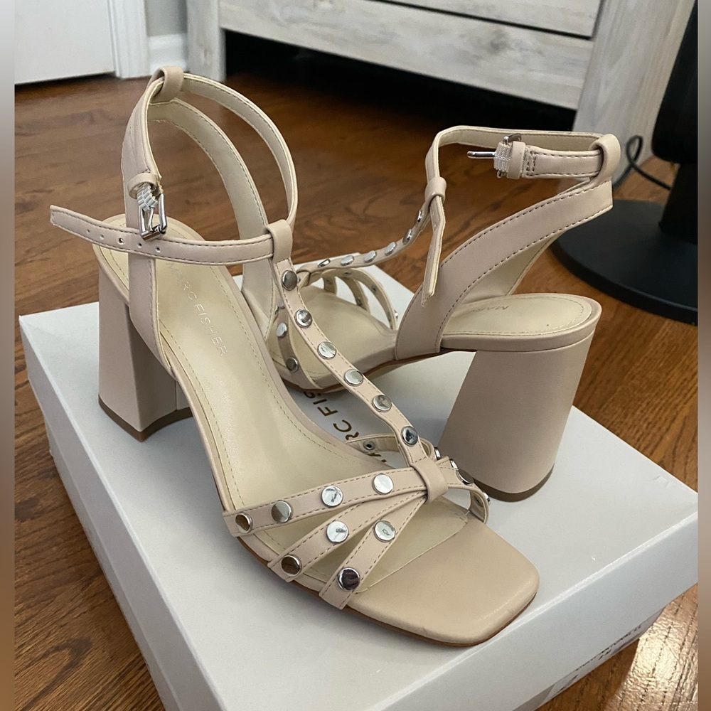 Marc Fisher block heel (never worn)